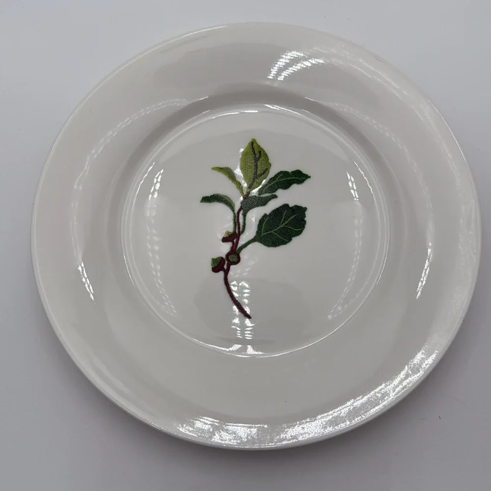 Set Of 4 Crate & Barrel Christmas Holiday Theme Salad Appetizers White Plates